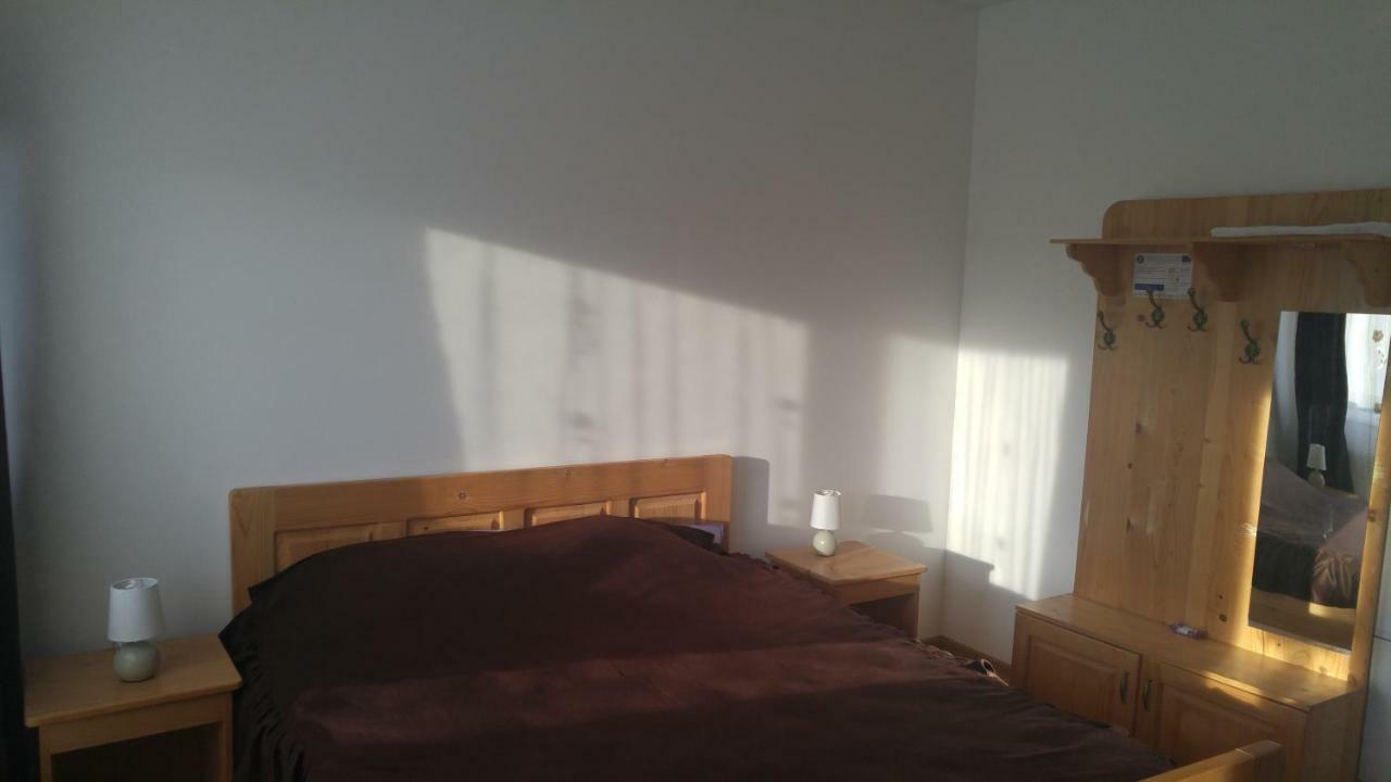 מלון Oteleni Pensiunea Casa Vanatorului מראה חיצוני תמונה