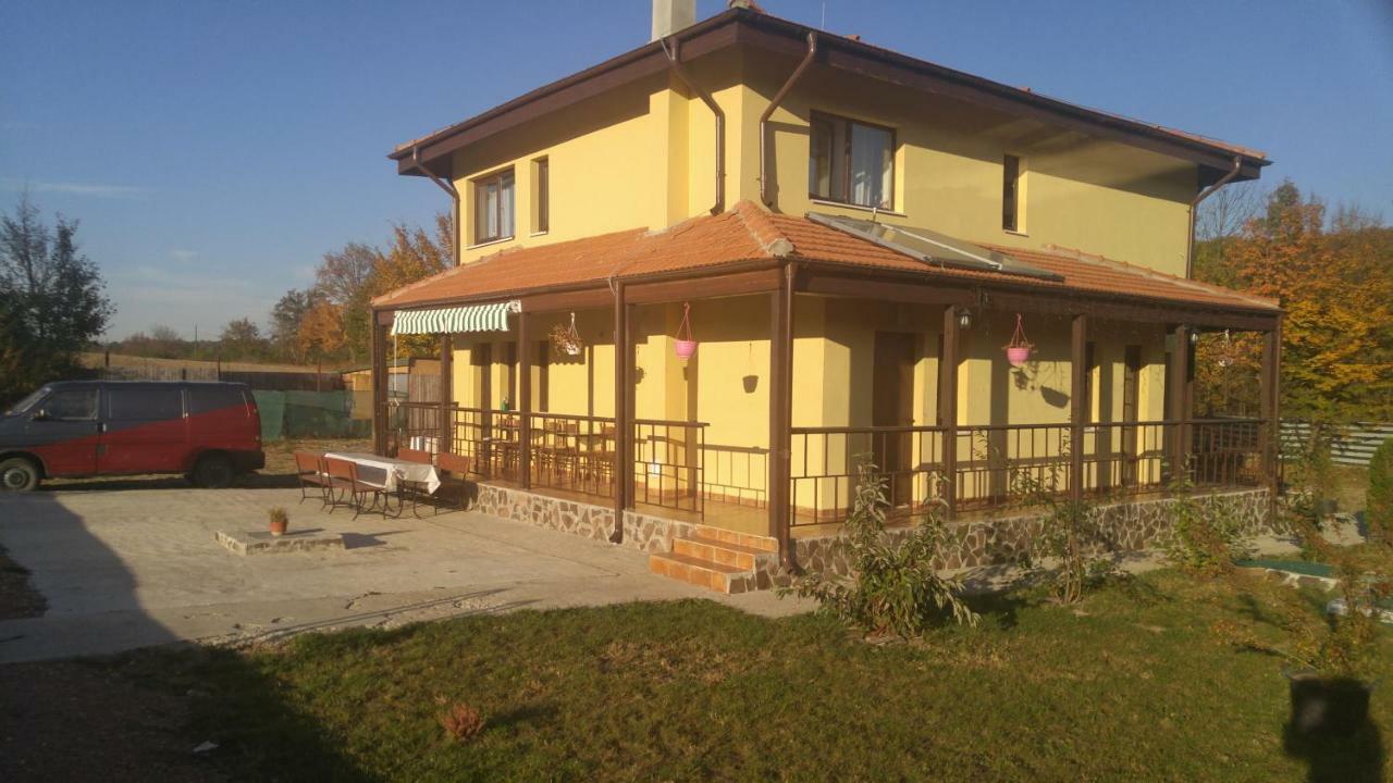 מלון Oteleni Pensiunea Casa Vanatorului מראה חיצוני תמונה