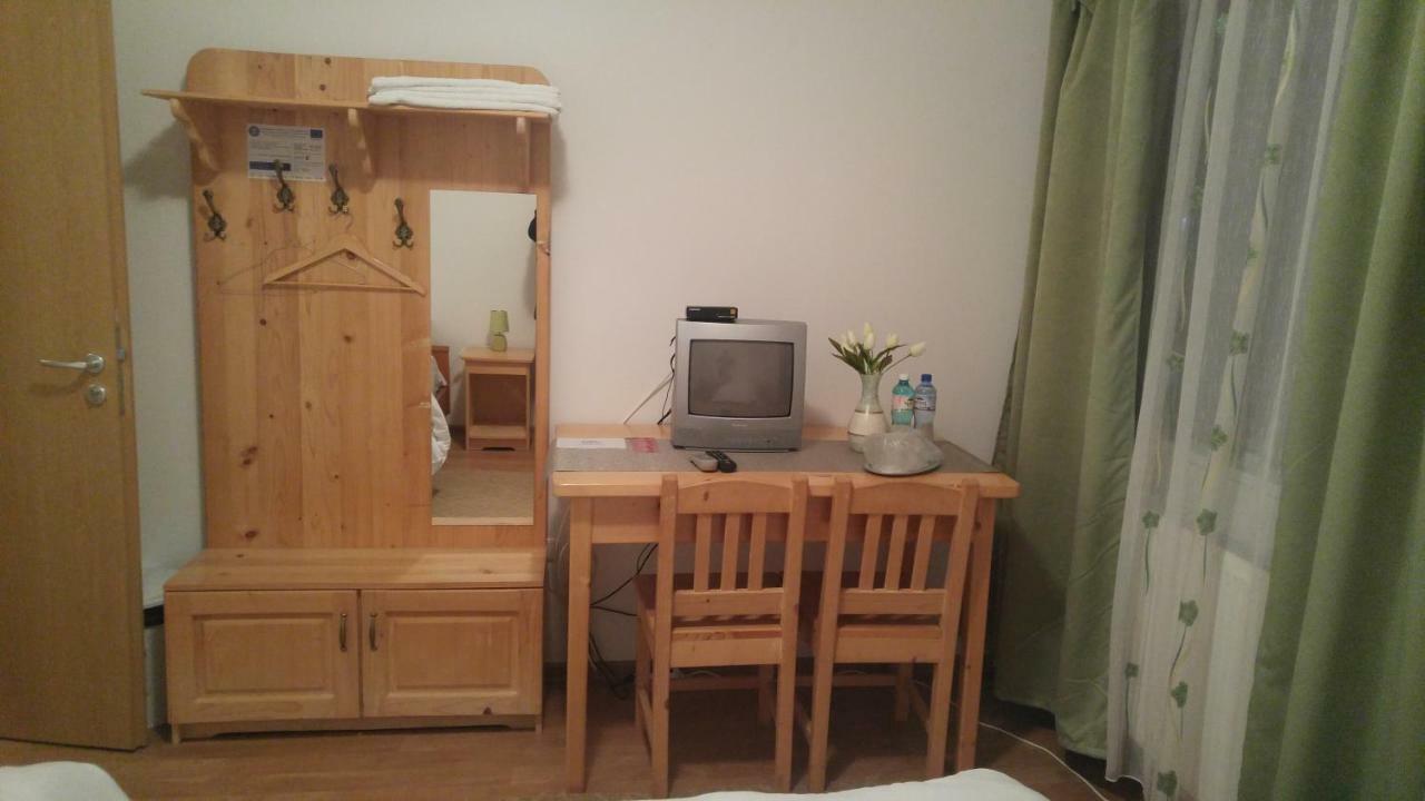 מלון Oteleni Pensiunea Casa Vanatorului מראה חיצוני תמונה